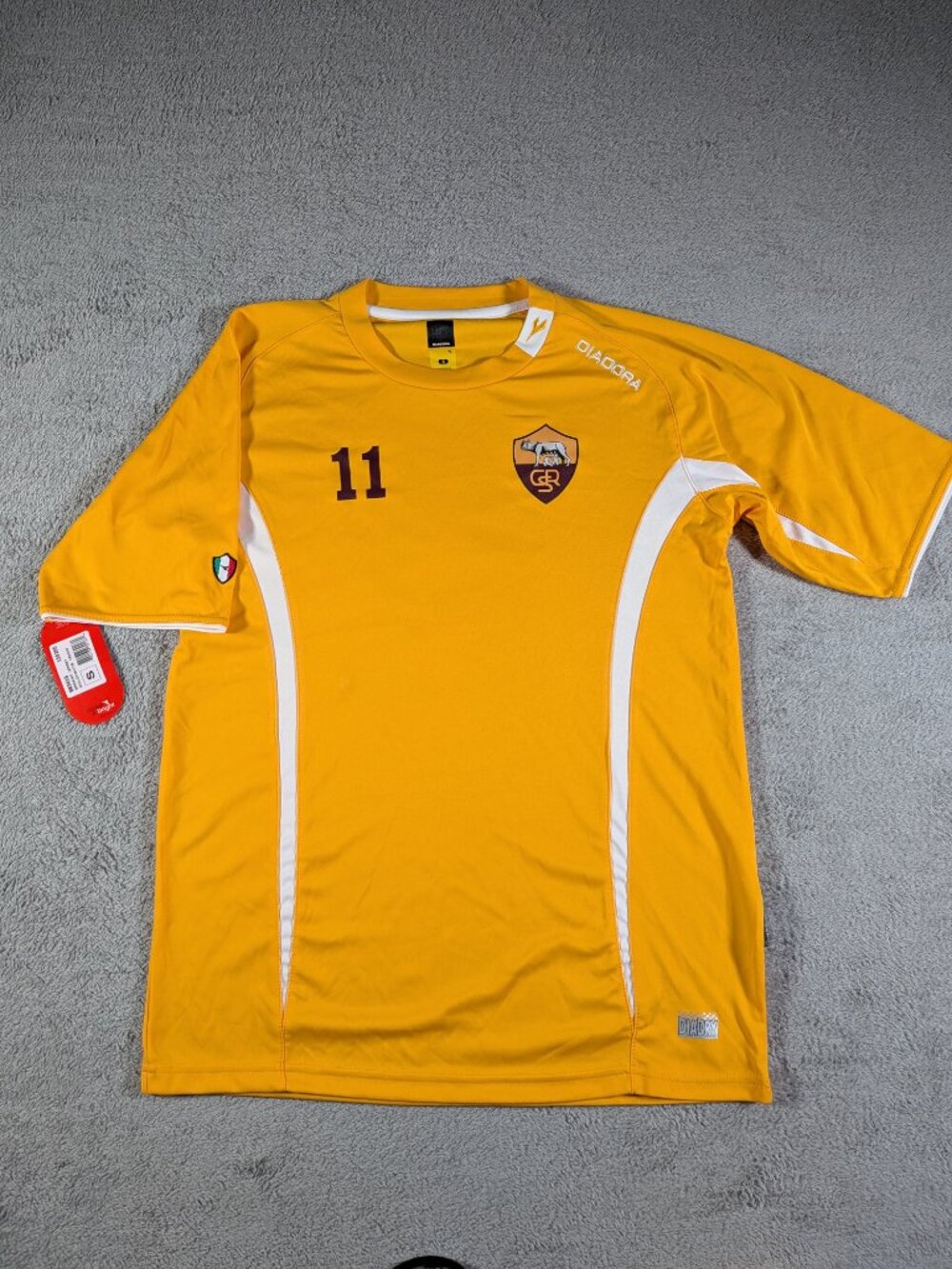NWT Vintage 2004 Diadora AS Roma #11 Ermano Gold Soccer Jersey S